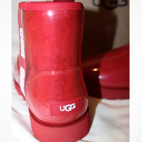 UGG CLASSIC CLEAR MINI WMNS "Red"
Size 8 in NWOT of Box - Picture 4 of 9